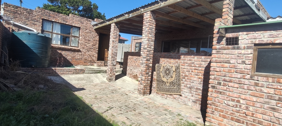 4 Bedroom Property for Sale in Newton Park Eastern Cape